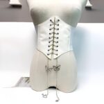 Ceinture corset avec chaîne papillons